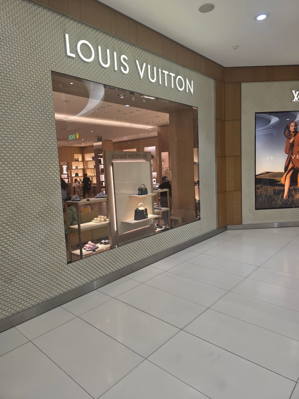 Window-shopping on the trip